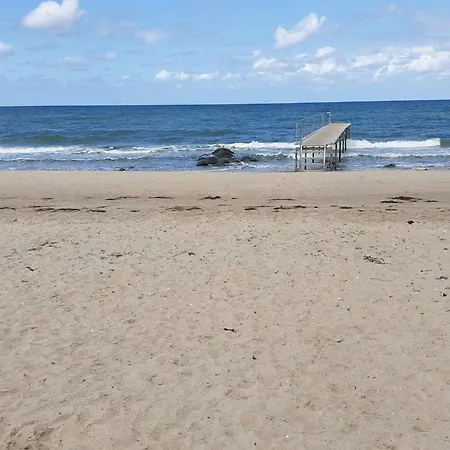 10 Person In Gilleleje-by Traum *