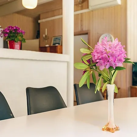 10 Person In Gilleleje-by Traum Gilleleje