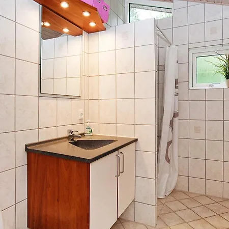 10 Person In Gilleleje-by Traum *